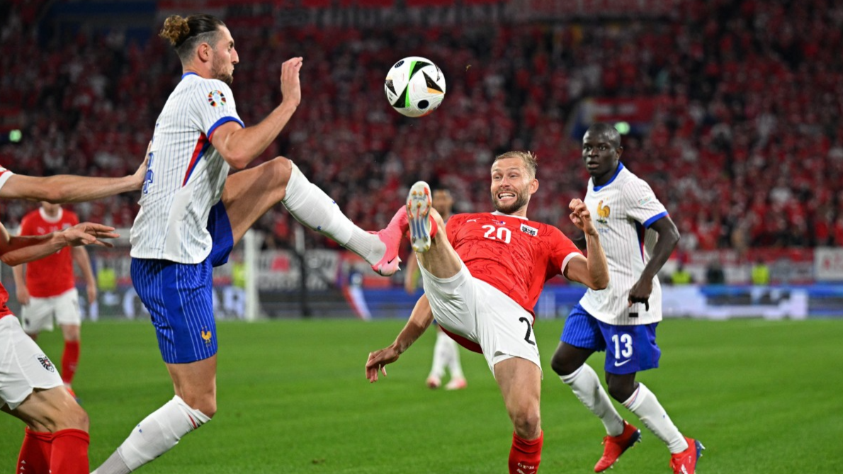 France Battle Past Austria But Mbappe Suffers Facial Injury