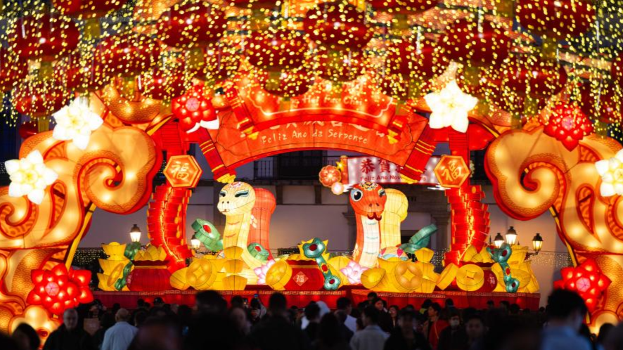 chinese new year parade in hong kong